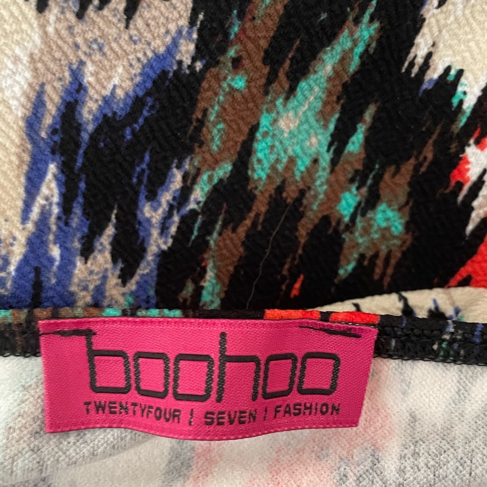 BooHoo Cream Multicolored High Neck Open Back Mini Sleeveless Dress NWOT - Picture 8 of 10